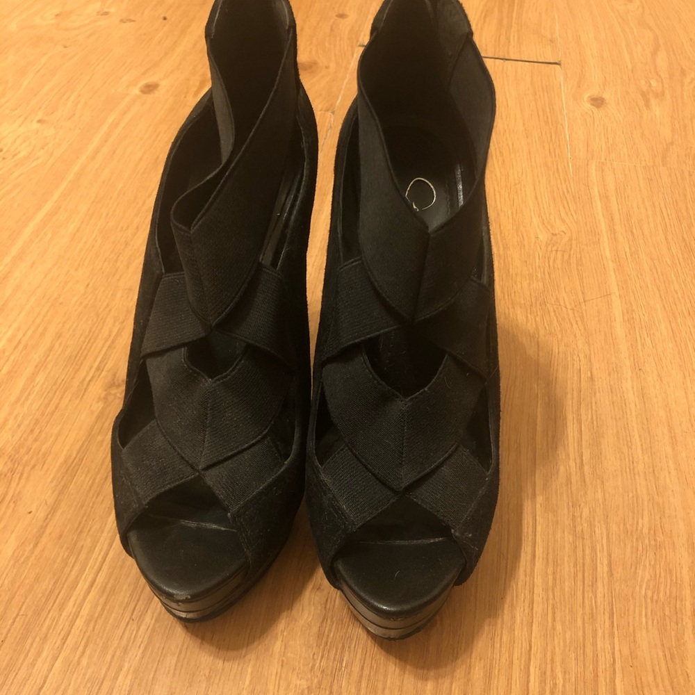 Jessica Simpson black high heels